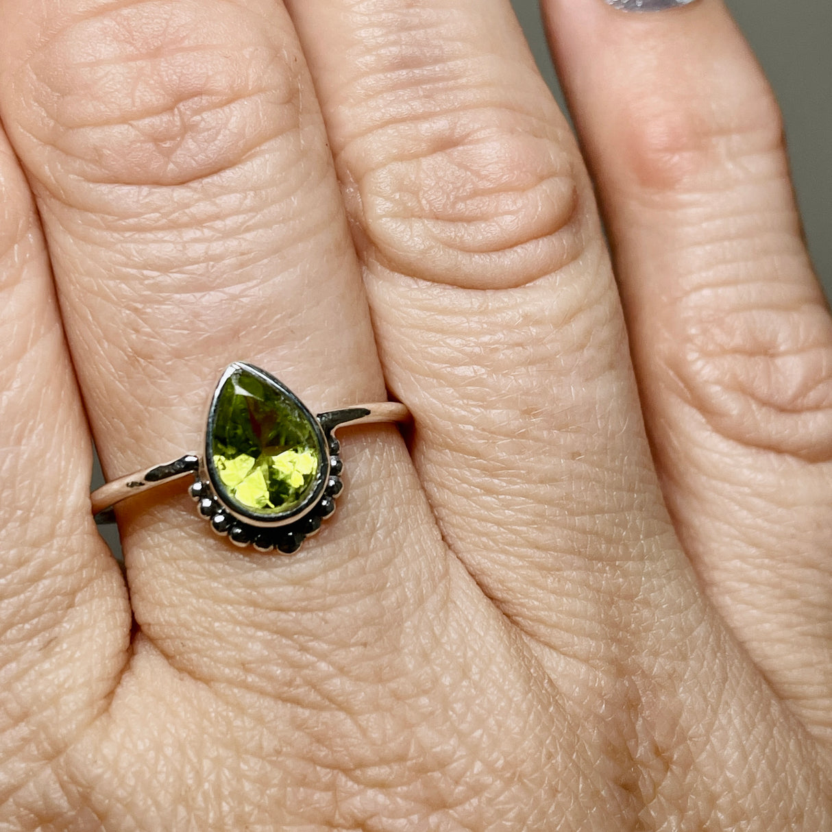 Peridot Teardrop Faceted fine band ring R3800-PT