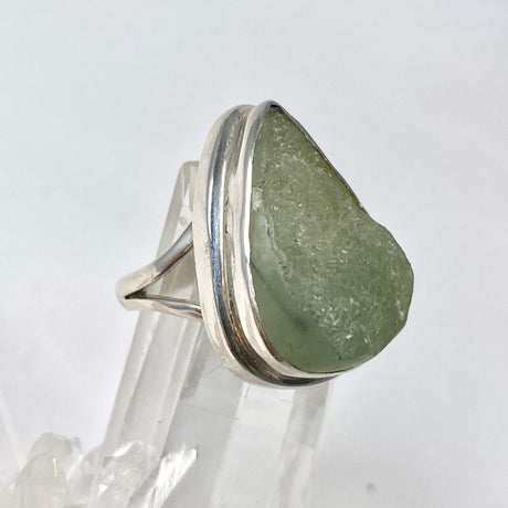 Prehnite oval beaten band ring s.8 KRGJ1266 - Nature's Magick