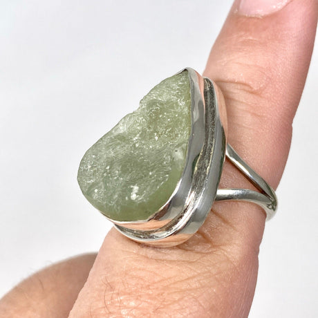 Prehnite oval beaten band ring s.8 KRGJ1266 - Nature's Magick