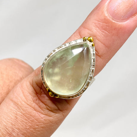 Prehnite Teardrop Hammered Band Ring with Brass Accents Size 7 KRGJ3160 - Nature's Magick