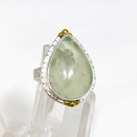 Prehnite Teardrop Hammered Band Ring with Brass Accents Size 7 KRGJ3160 - Nature's Magick