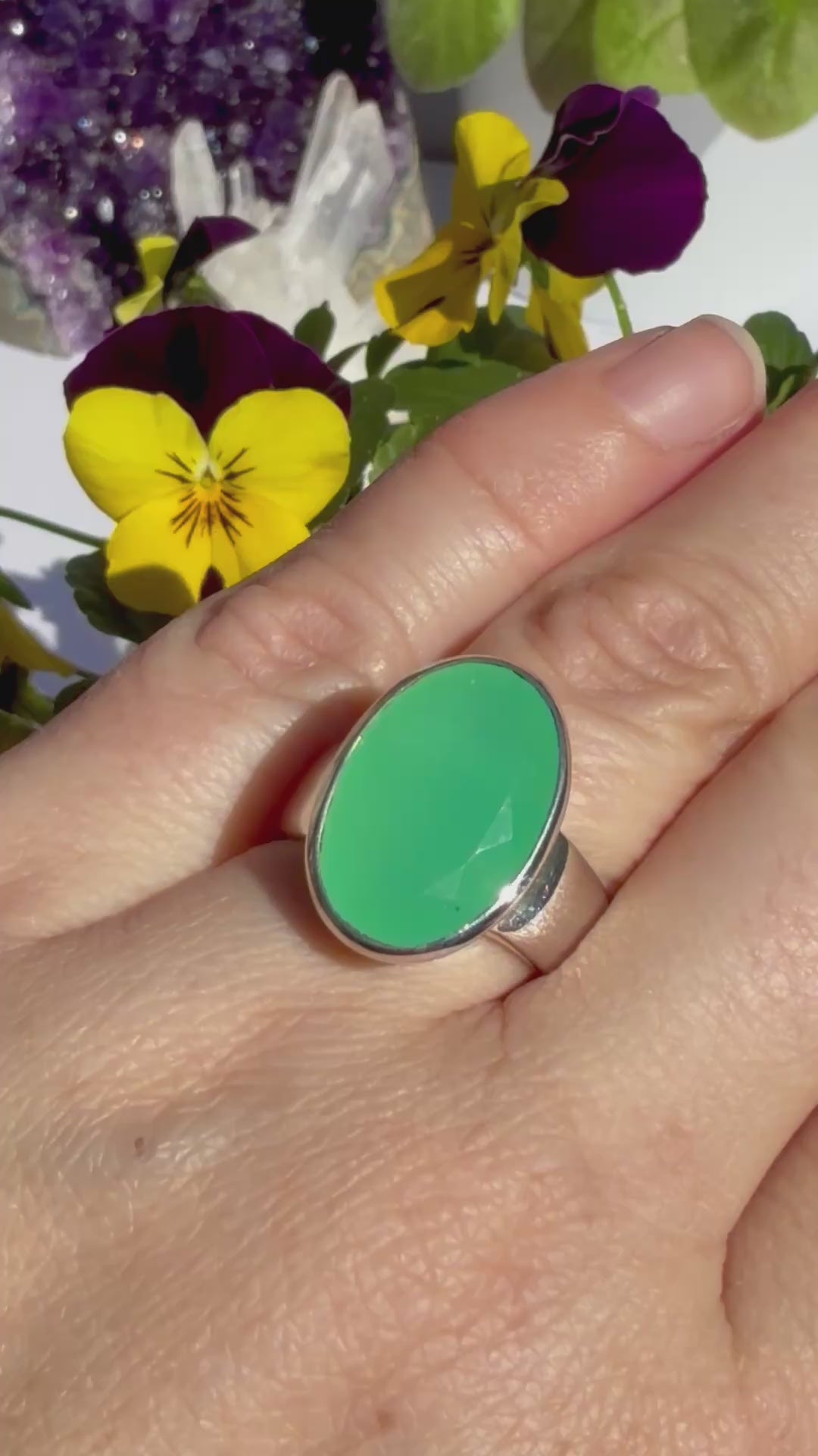 Chrysoprase Faceted Oval Ring Size 7.5 PRGJ472