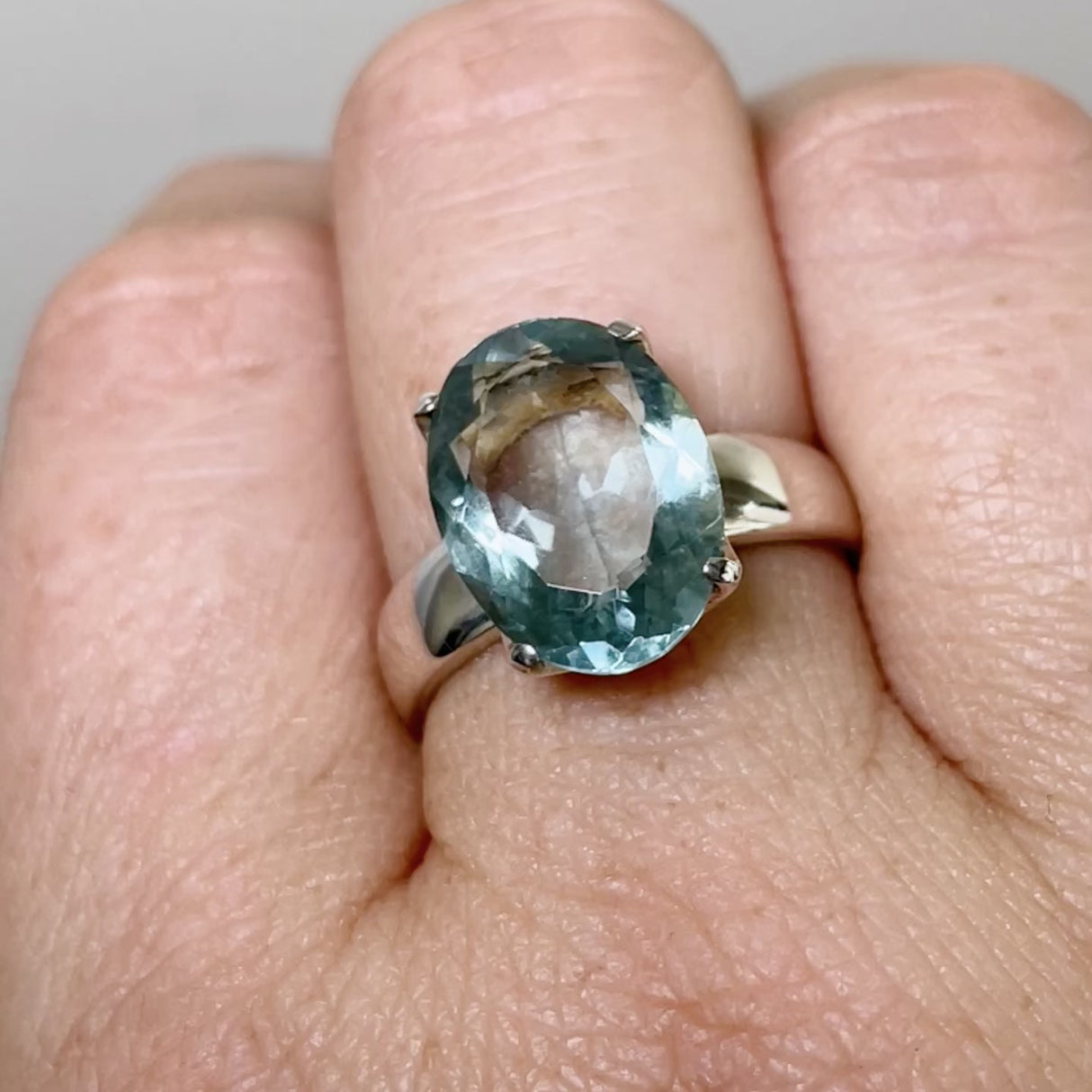 Fluorite Oval Faceted Ring s.9 PRGJ303a