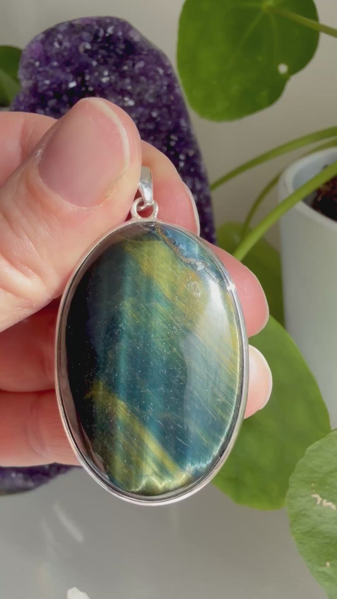 Blue Tiger's Eye Oval Sterling Silver Pendant KPGJ4202
