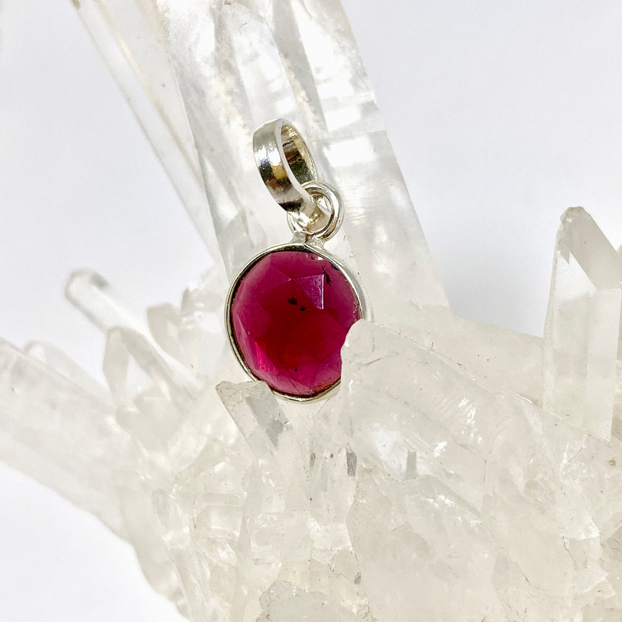 Rhodolite Garnet Round Faceted Pendant PPGJ1154