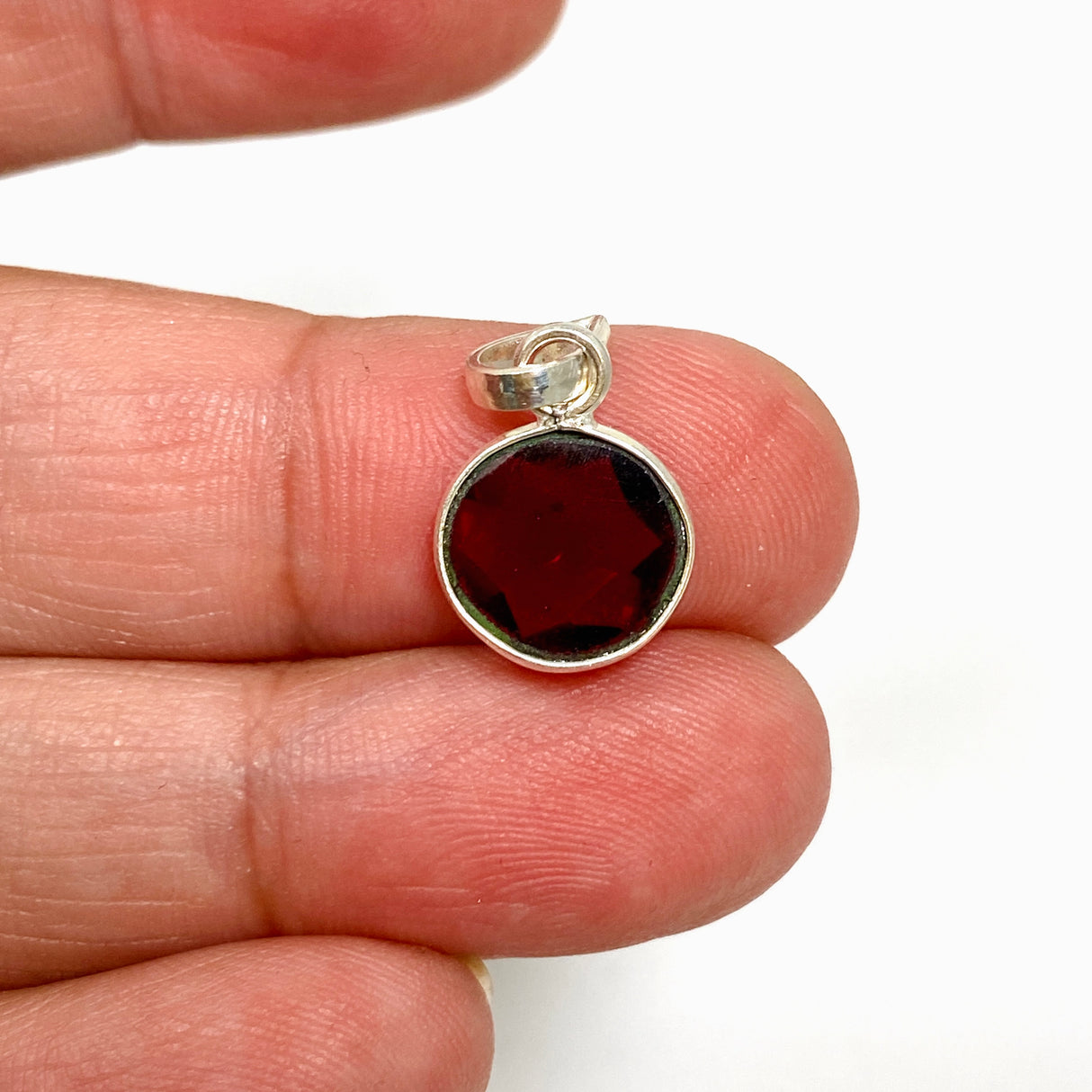Rhodolite Garnet Round Faceted Pendant PPGJ1154