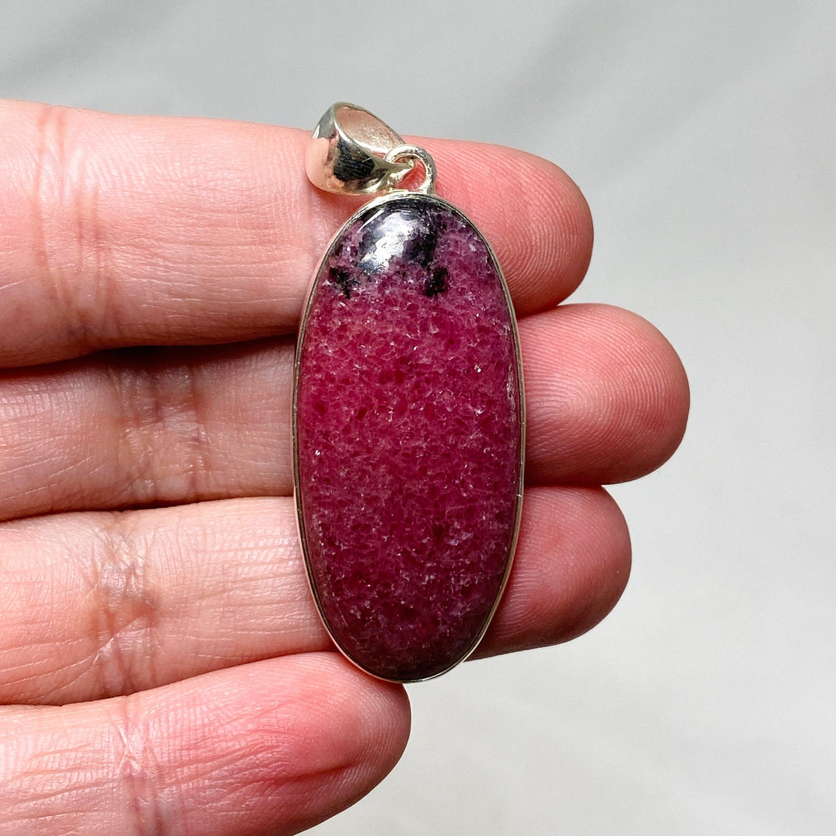 Rhodonite Oval Pendant KPGJ4401 - Nature's Magick