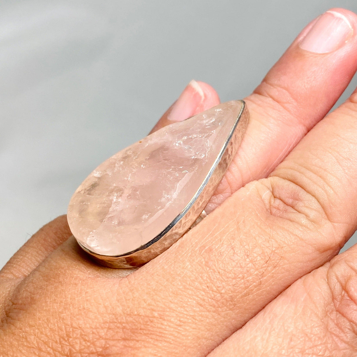 Rose Quartz raw teardrop ring with beaten band s.10 KRGJ1302 - Nature's Magick