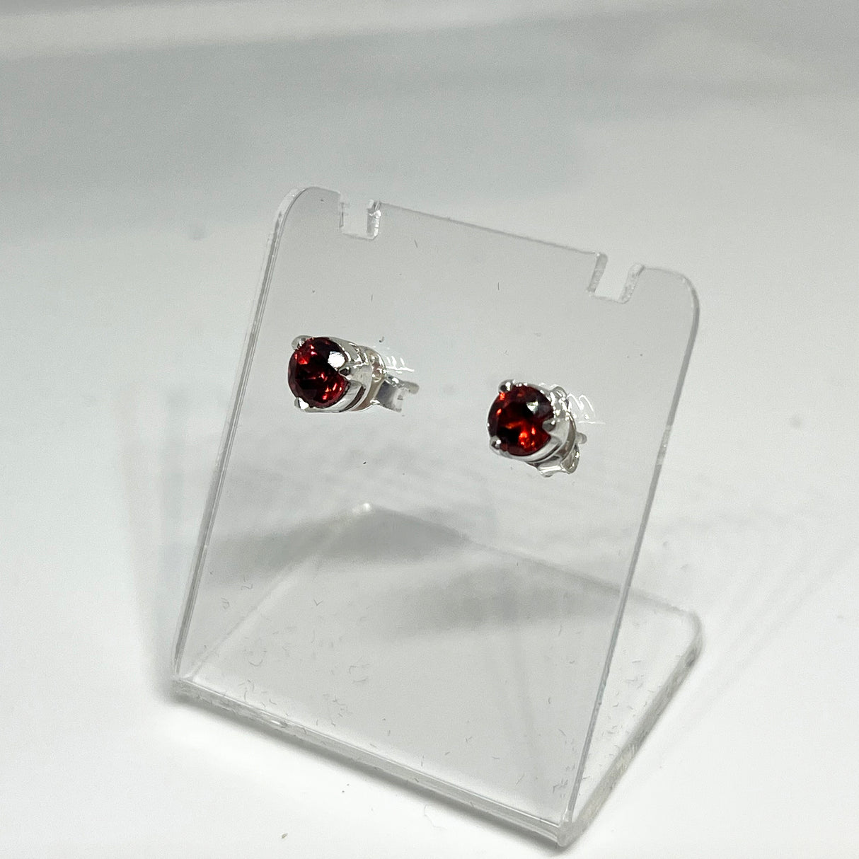 Round Faceted Gemstone 3-claw Set Stud Earring 5mm PSE005