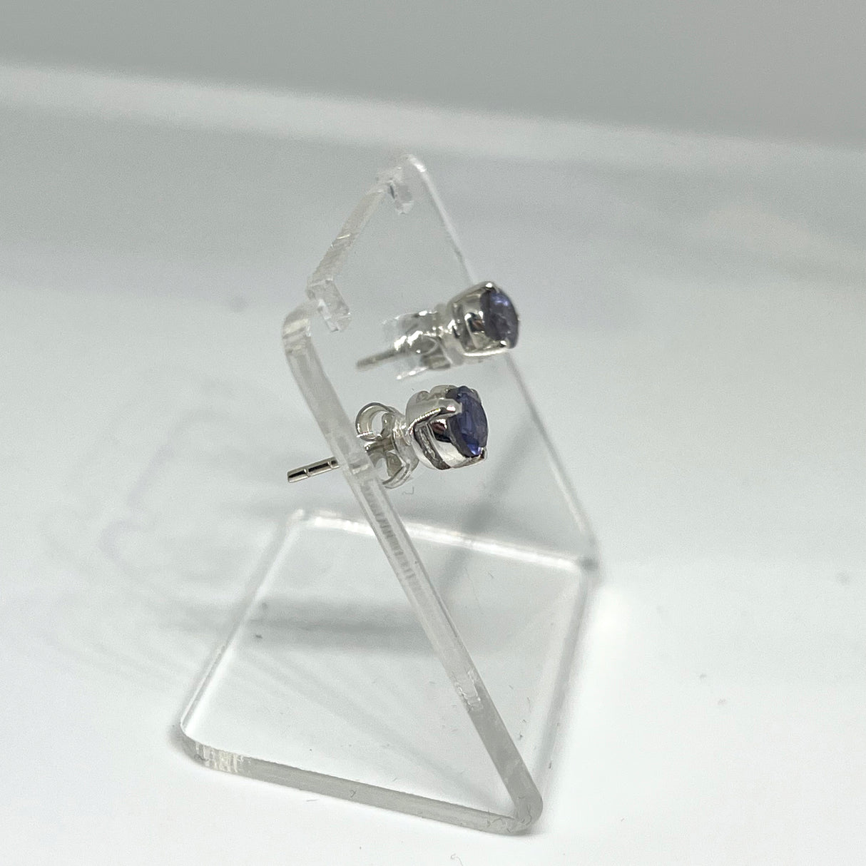 Round Faceted Gemstone 3-claw Set Stud Earring 5mm PSE005