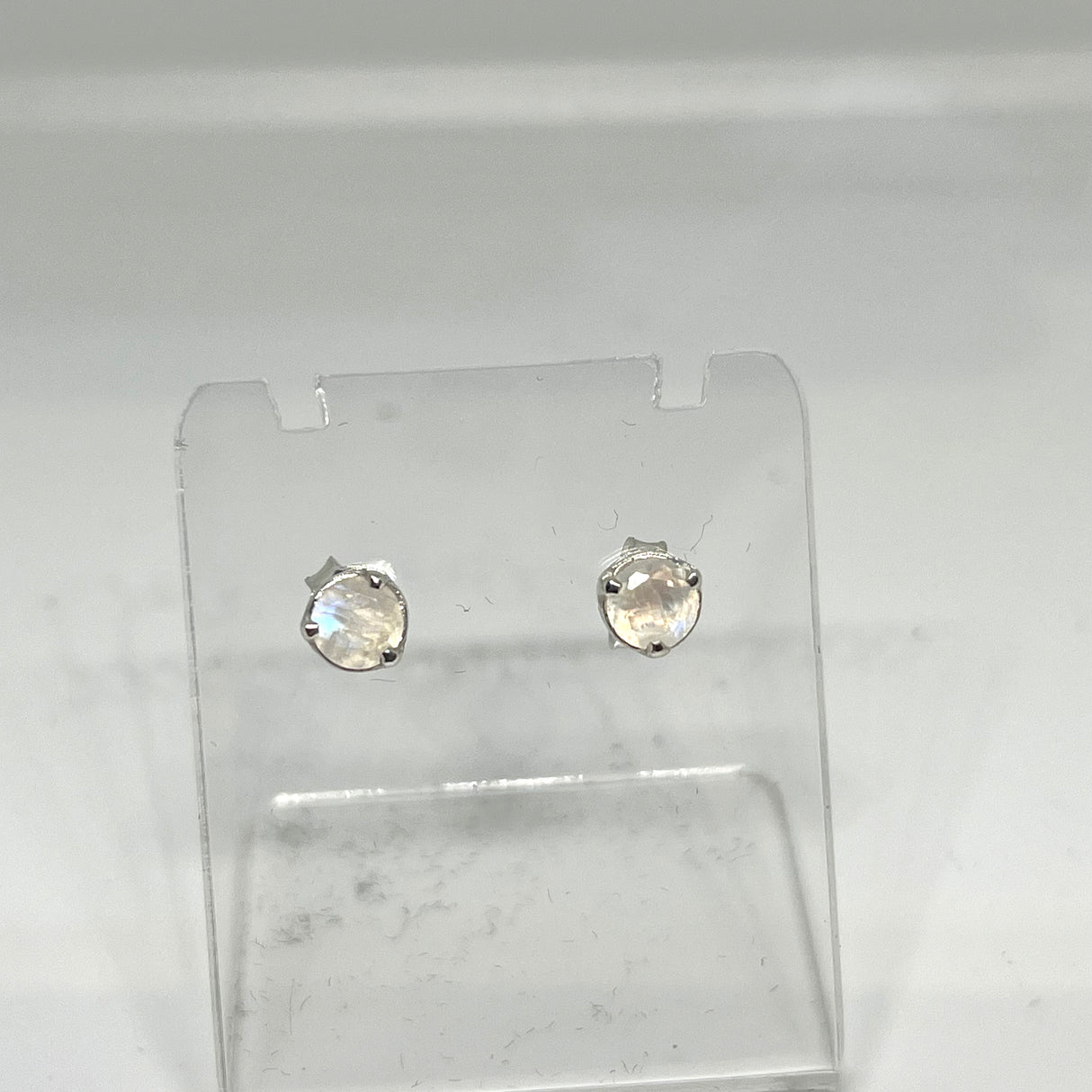 Round Faceted Gemstone 3-claw Set Stud Earring 5mm PSE005