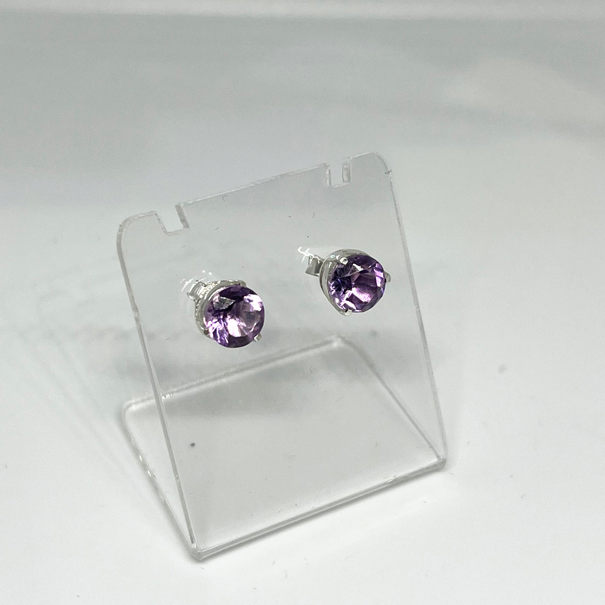 Round Faceted Gemstone 3-claw Set Stud Earring 7mm PSE006