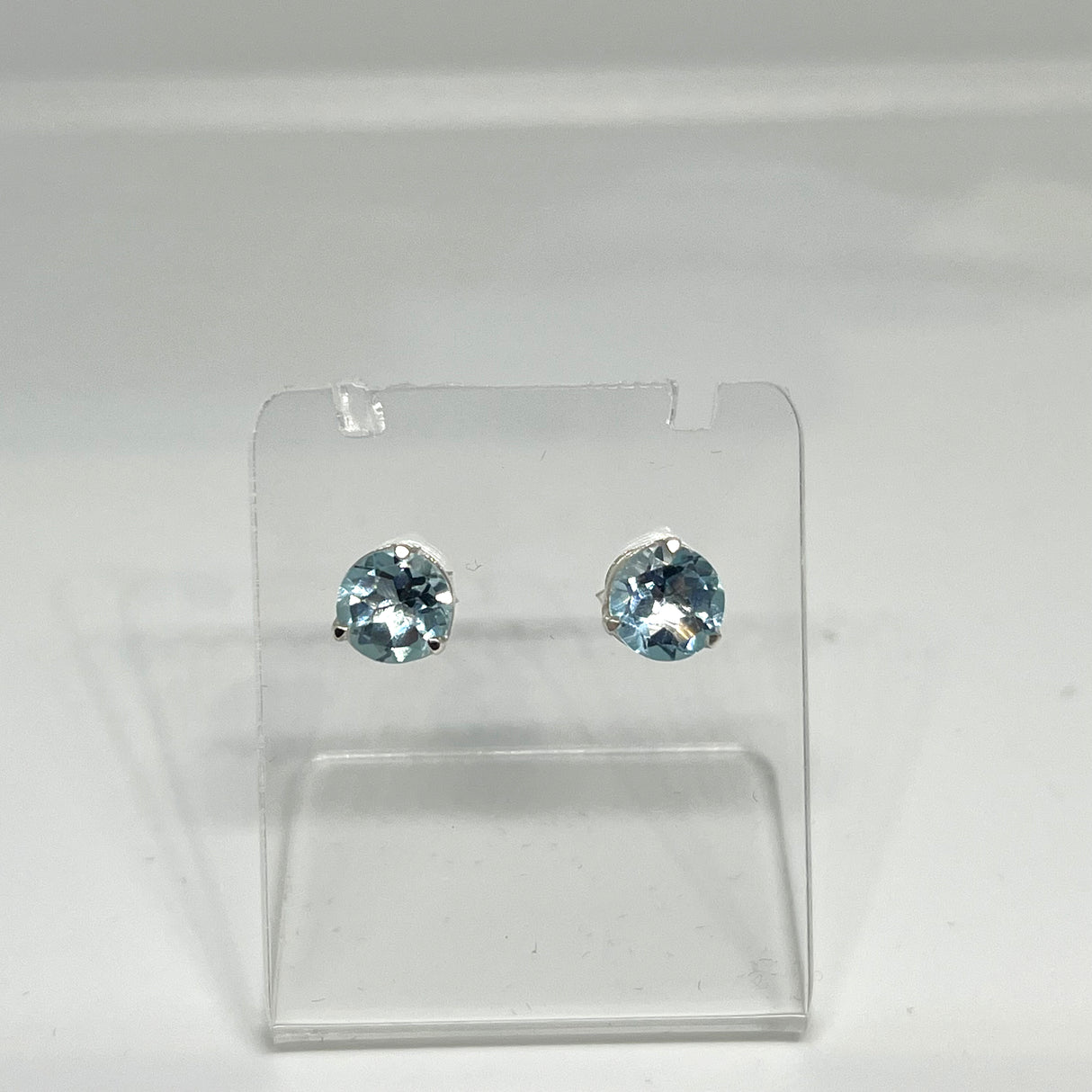 Round Faceted Gemstone 3-claw Set Stud Earring 7mm PSE006