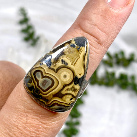 Schalenblende teardrop beaten band ring s.9 KRGJ1648 - Nature's Magick