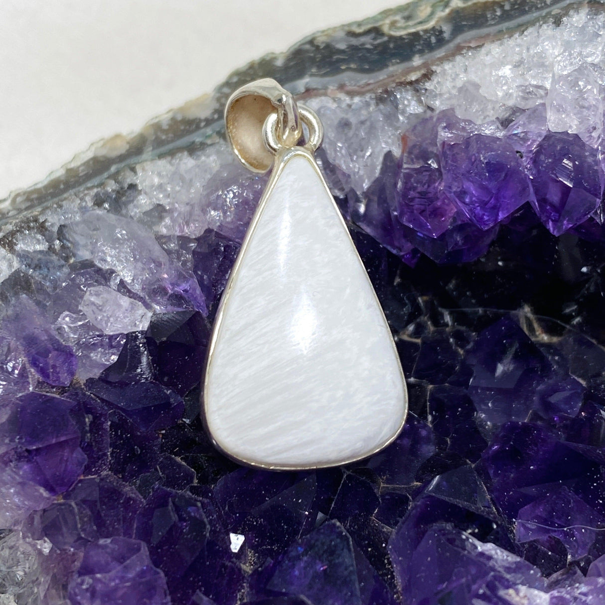 Scolecite Teardrop Pendant KPGJ3914 - Nature's Magick