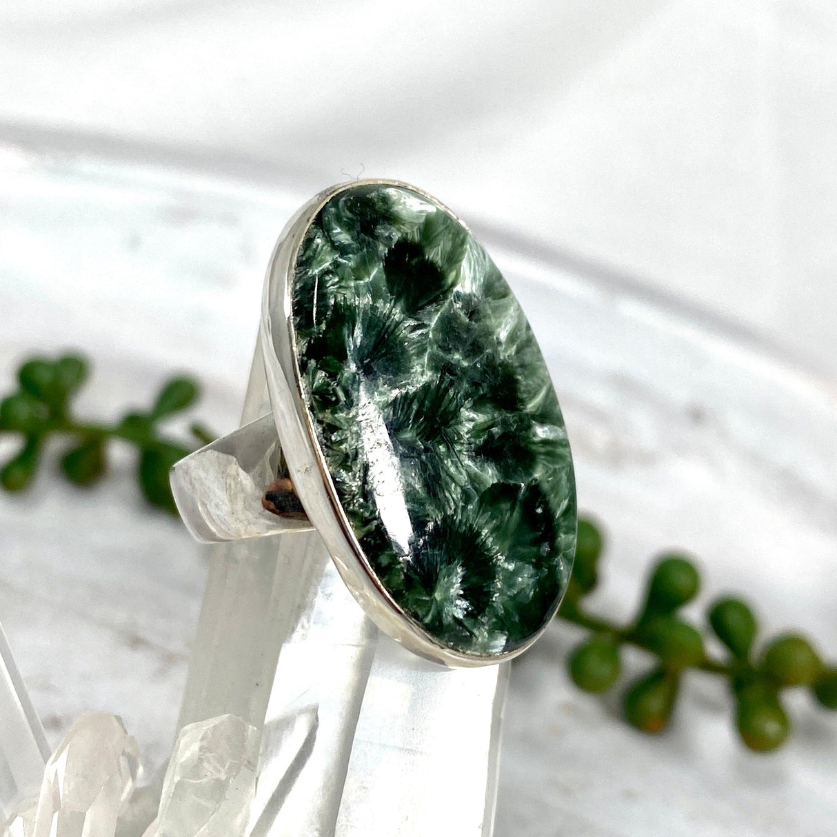 Seraphinite oval ring s.10 KRGJ1636 - Nature's Magick