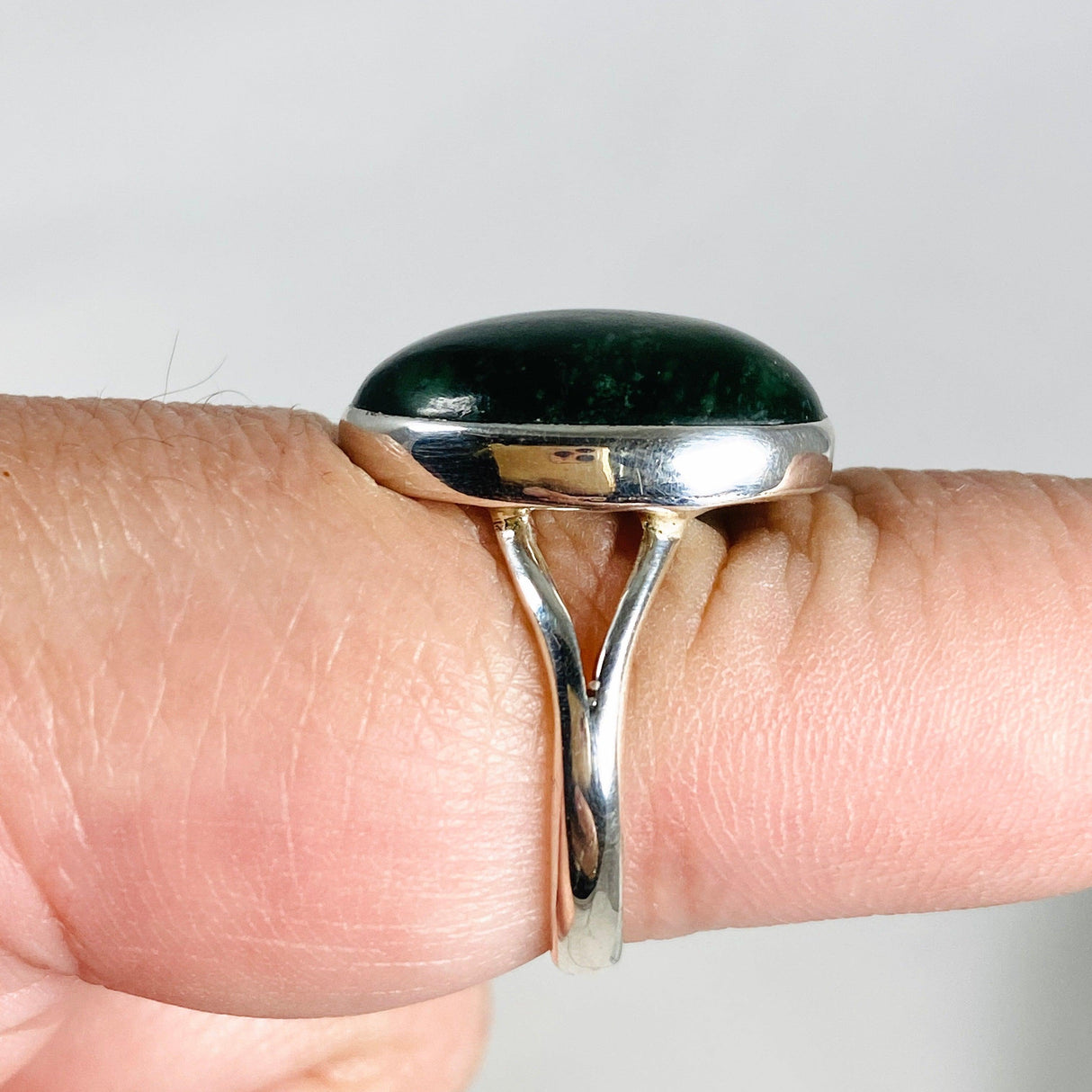 Serpentine Oval Ring Size 9 KRGJ2033 - Nature's Magick