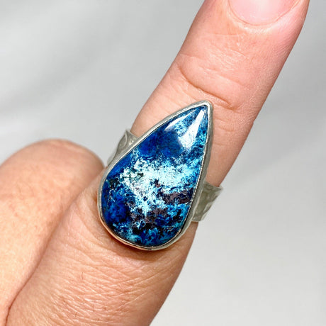 Shattuckite Teardrop Ring with a Hammered Band Size 8 KRGJ3218 - Nature's Magick