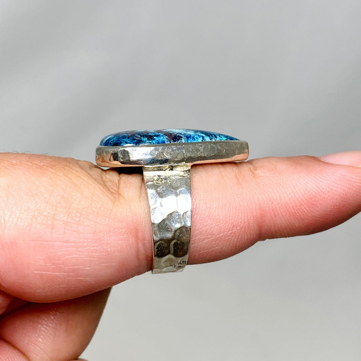 Shattuckite Teardrop Ring with a Hammered Band Size 8 KRGJ3218 - Nature's Magick