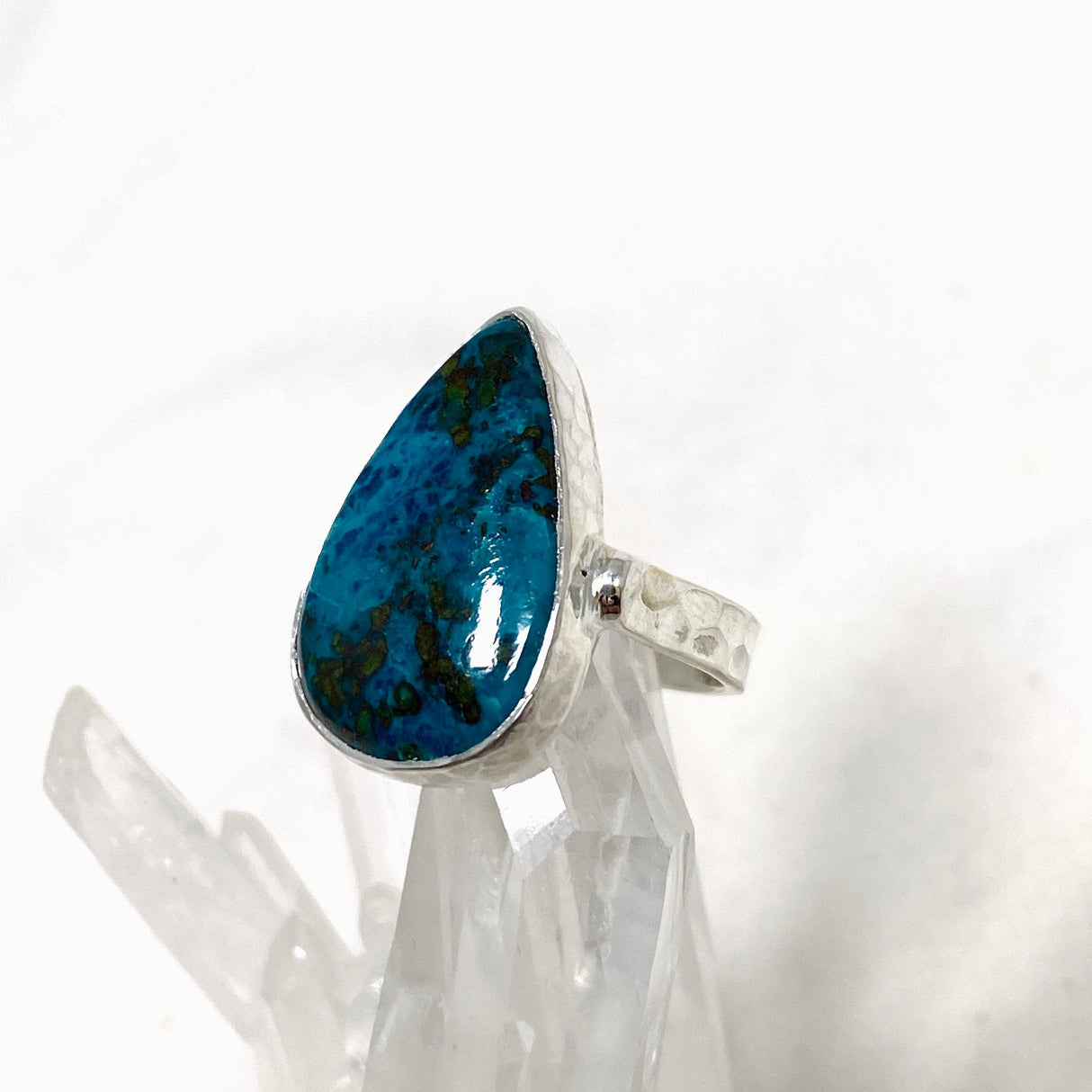 Shattuckite Teardrop Ring with a Hammered Band Size 8 KRGJ3220 - Nature's Magick