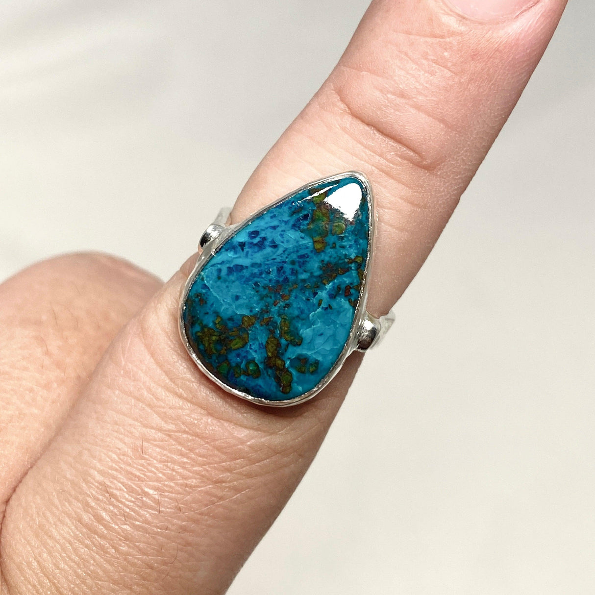 Shattuckite Teardrop Ring with a Hammered Band Size 8 KRGJ3220 - Nature's Magick