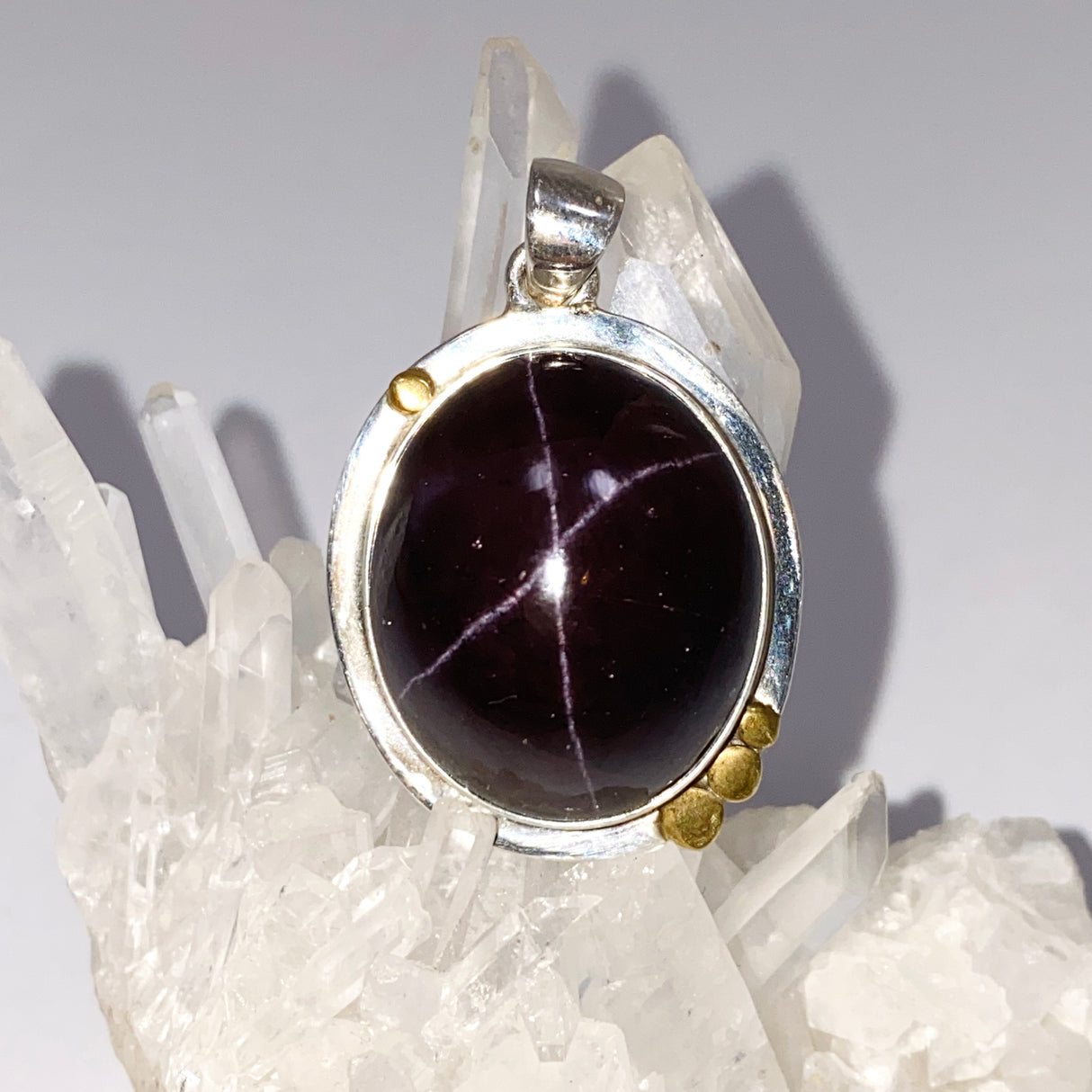 Star Garnet Oval Cabochon Pendant in a Decorative Setting KPGJ4848