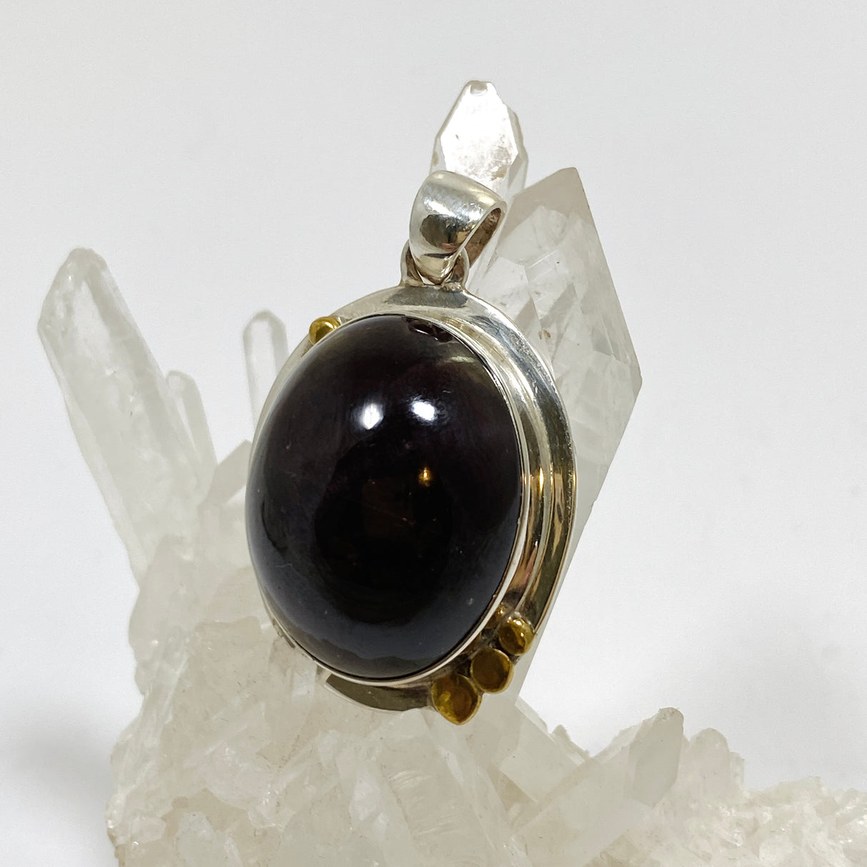 Star Garnet Oval Cabochon Pendant in a Decorative Setting KPGJ4848