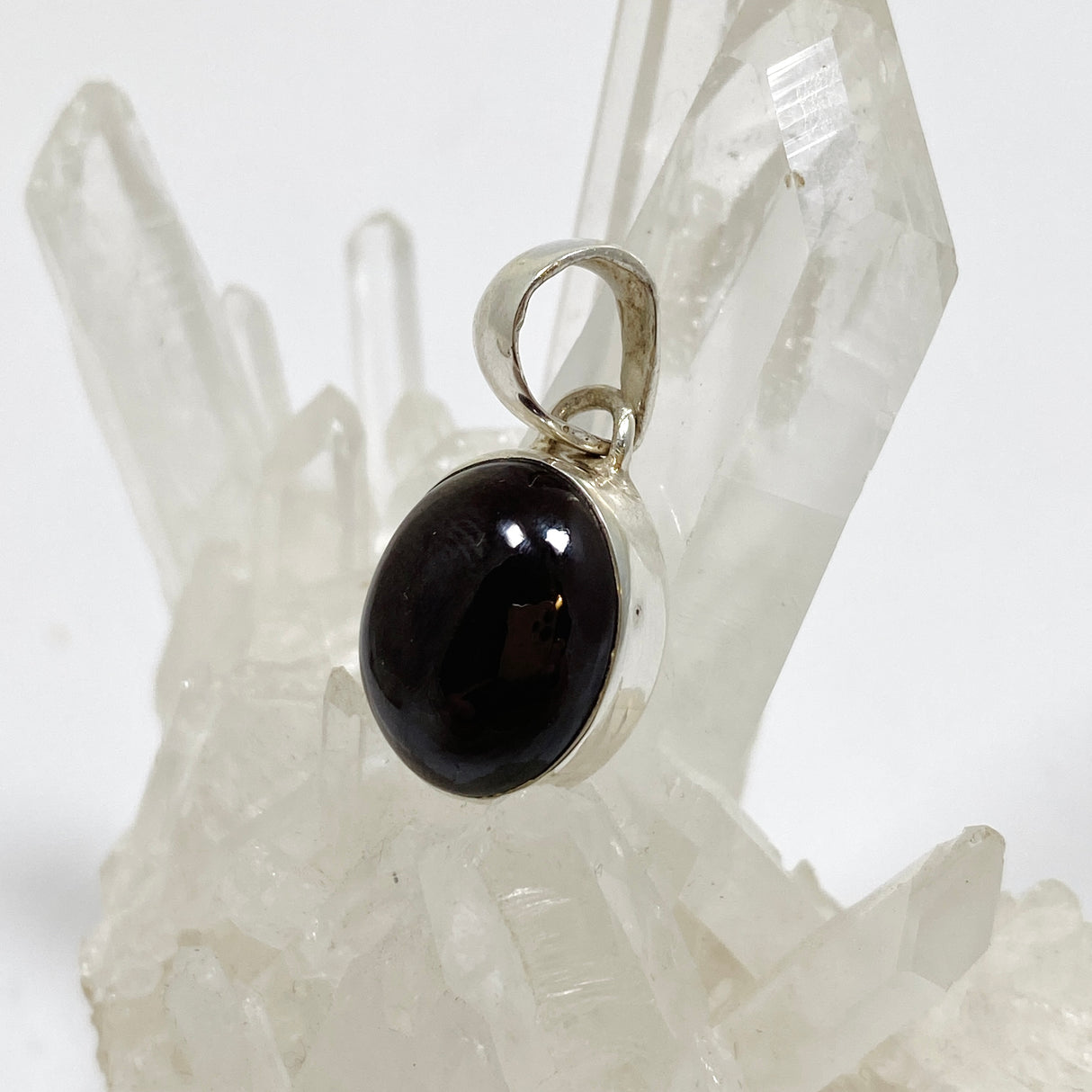 Star Garnet Oval Cabochon Pendant KPGJ4847