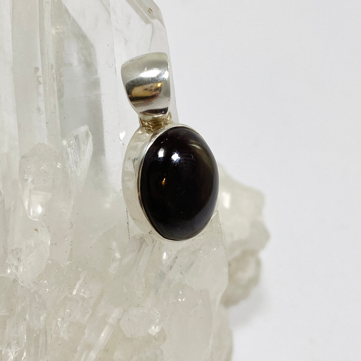 Star Garnet Oval Cabochon Pendant KPGJ4847