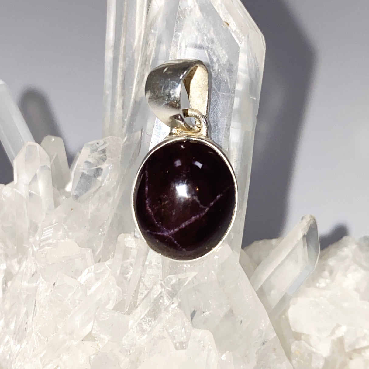 Star Garnet Oval Cabochon Pendant KPGJ4847