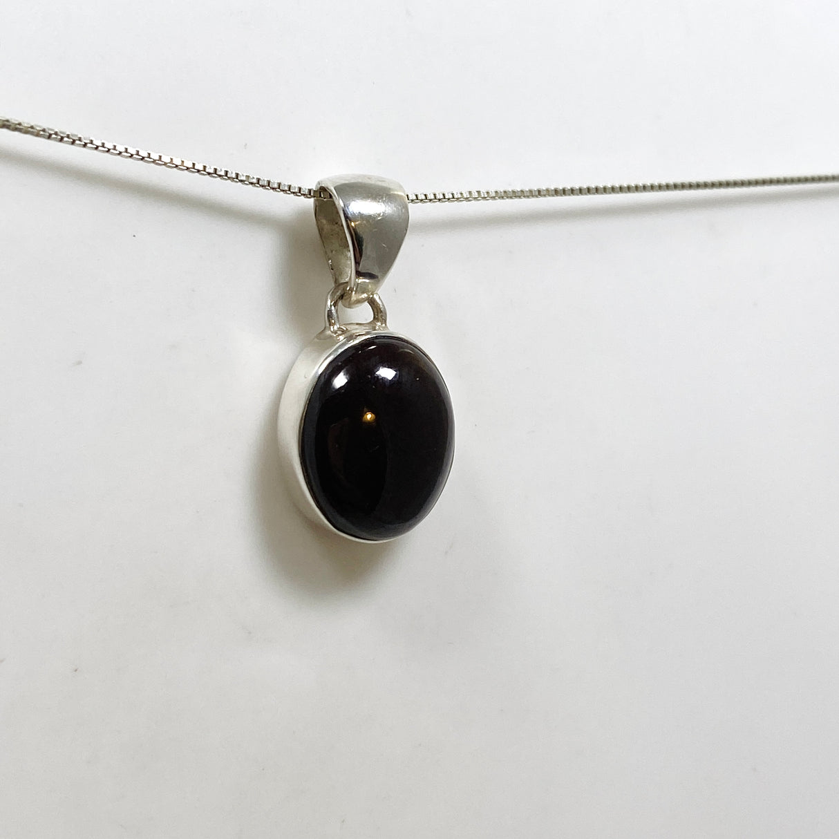 Star Garnet Oval Cabochon Pendant KPGJ4847