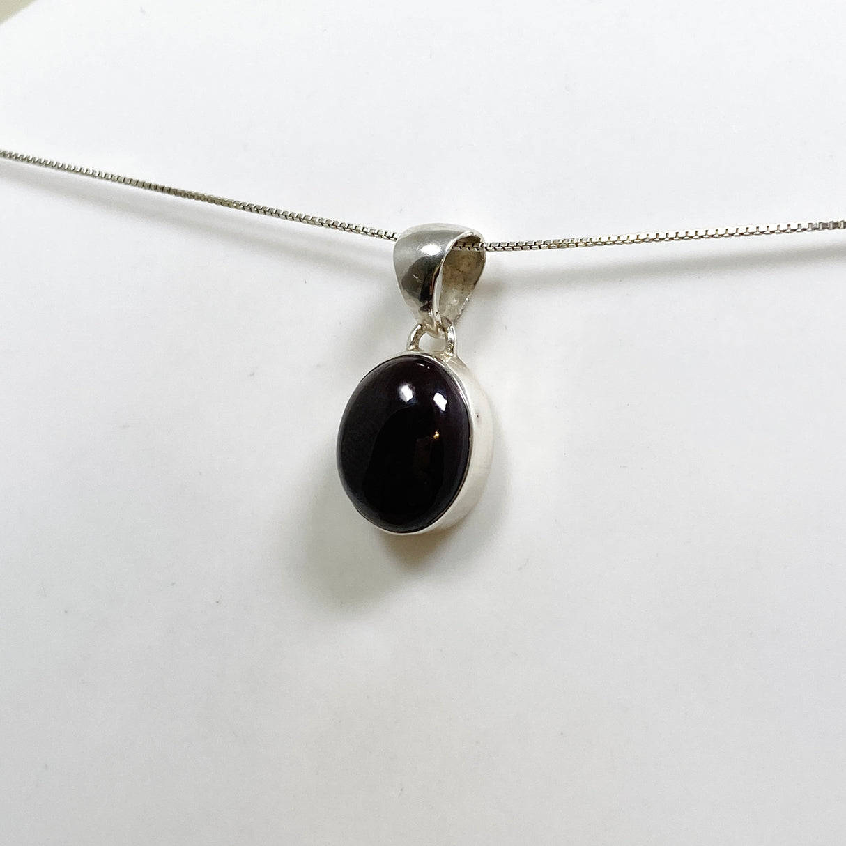 Star Garnet Oval Cabochon Pendant KPGJ4847