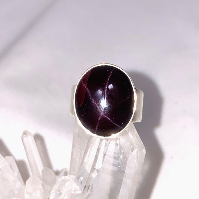 Star Garnet Oval Ring Size 7 KRGJ3135 - Nature's Magick