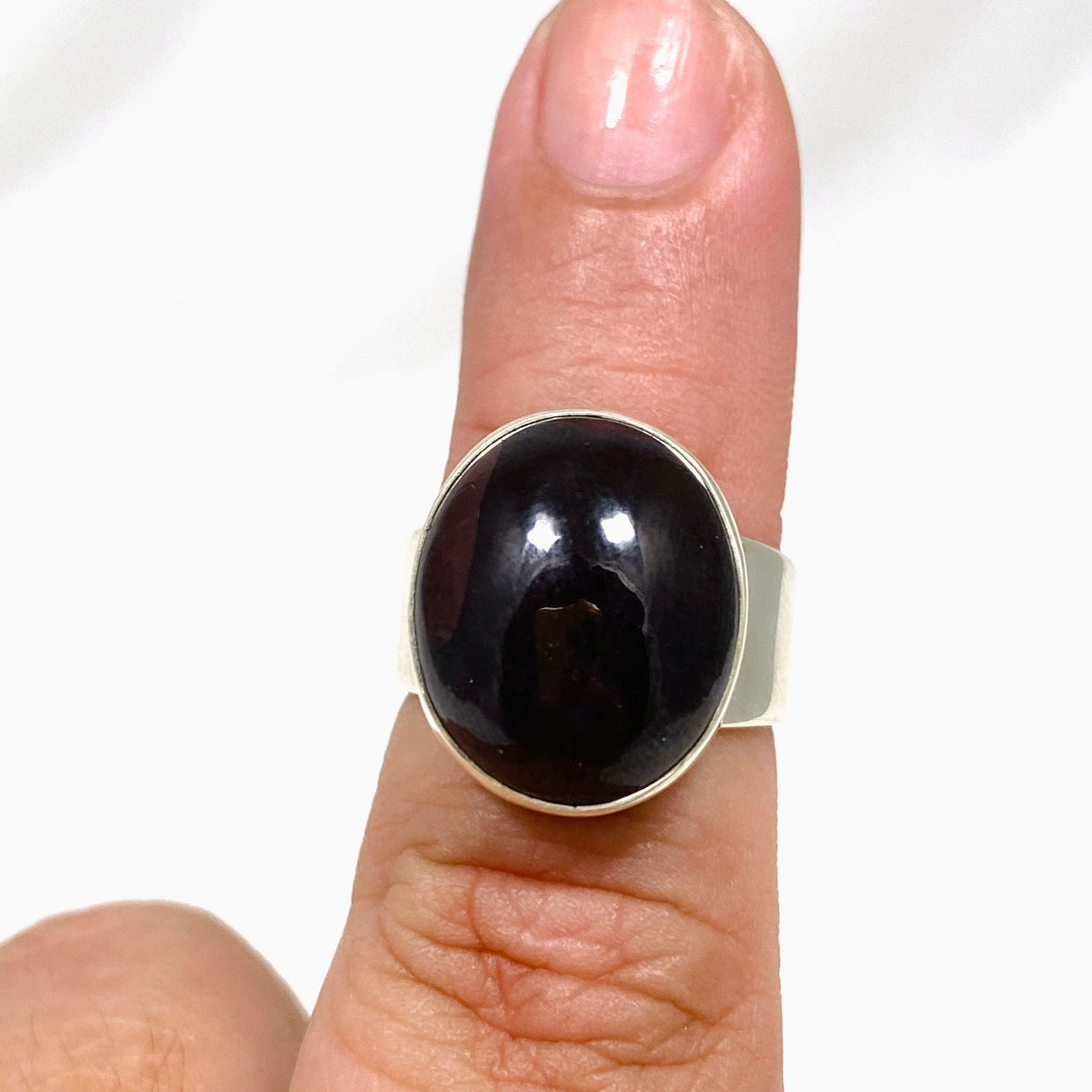 Star Garnet Oval Ring Size 7 KRGJ3135 - Nature's Magick