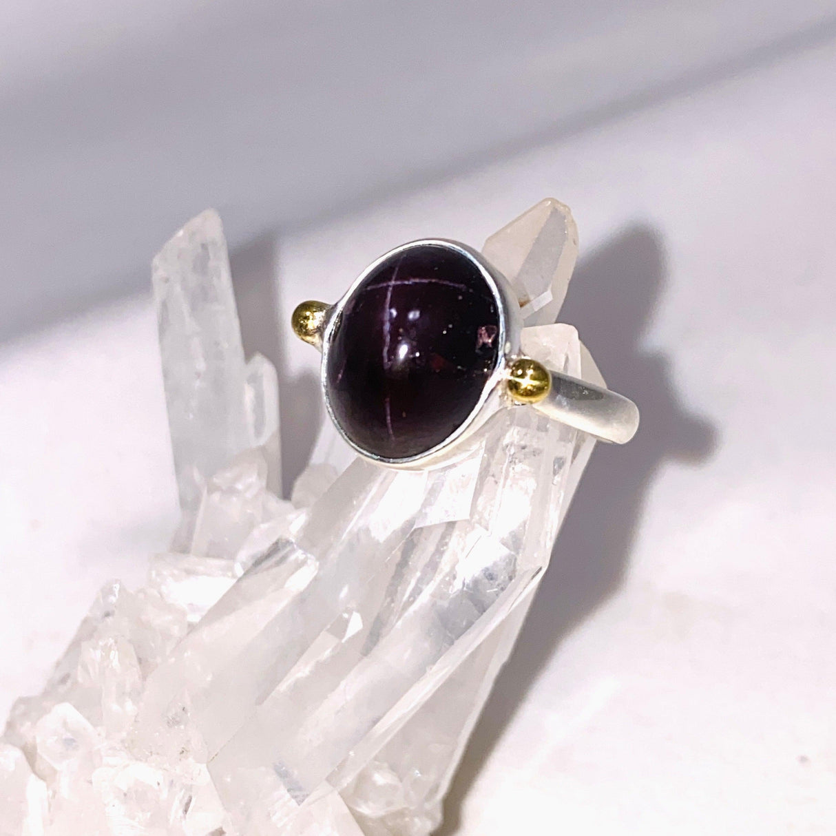 Star Garnet Oval Ring with Brass Detailing Size 9 KRGJ3138 - Nature's Magick