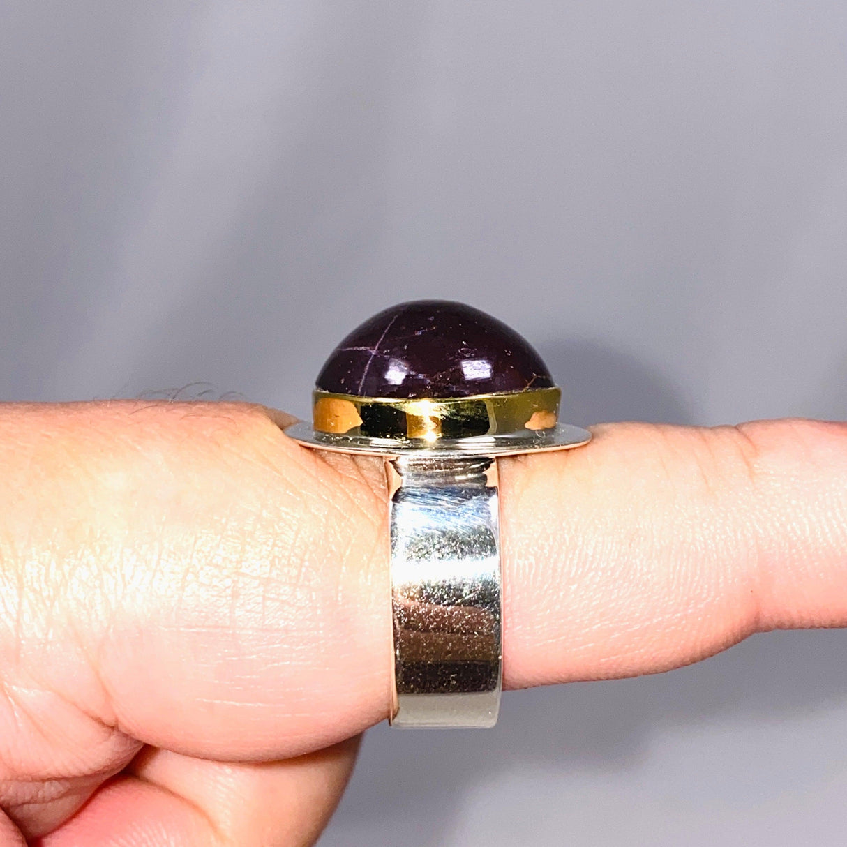Star Garnet Round Ring with Brass Detailing Size 10 KRGJ3133 - Nature's Magick