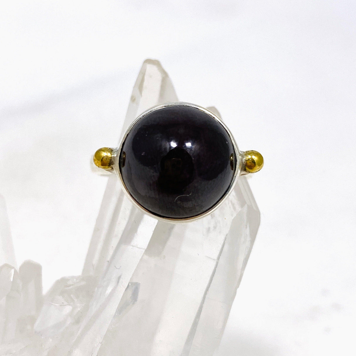 Star Garnet Round Ring with Brass Detailing Size 9 KRGJ3132 - Nature's Magick