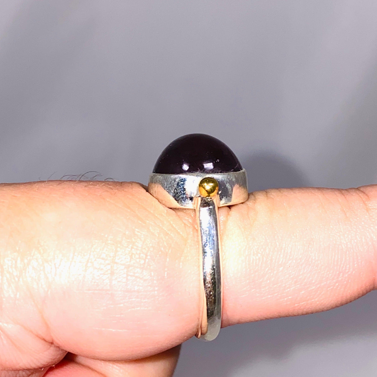 Star Garnet Round Ring with Brass Detailing Size 9 KRGJ3132 - Nature's Magick