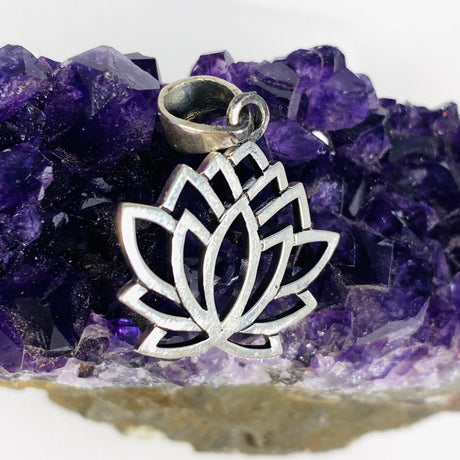 Sterling Silver Lotus Leaf Pendant 30mm SV50-614 - Nature's Magick
