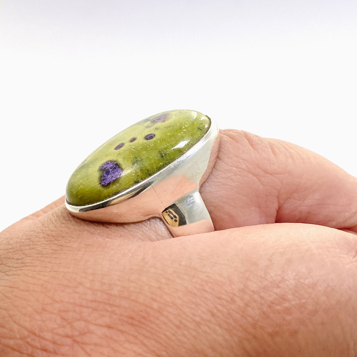 Stichtite in Serpentine (Atlantasite) Oval Cabochon Ring Size 10.5 PRGJ920