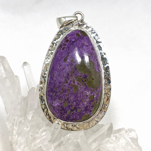 Stichtite in Serpentine (Atlantasite) Teardrop Pendant in a Hammered Setting KPGJ4278 - Nature's Magick