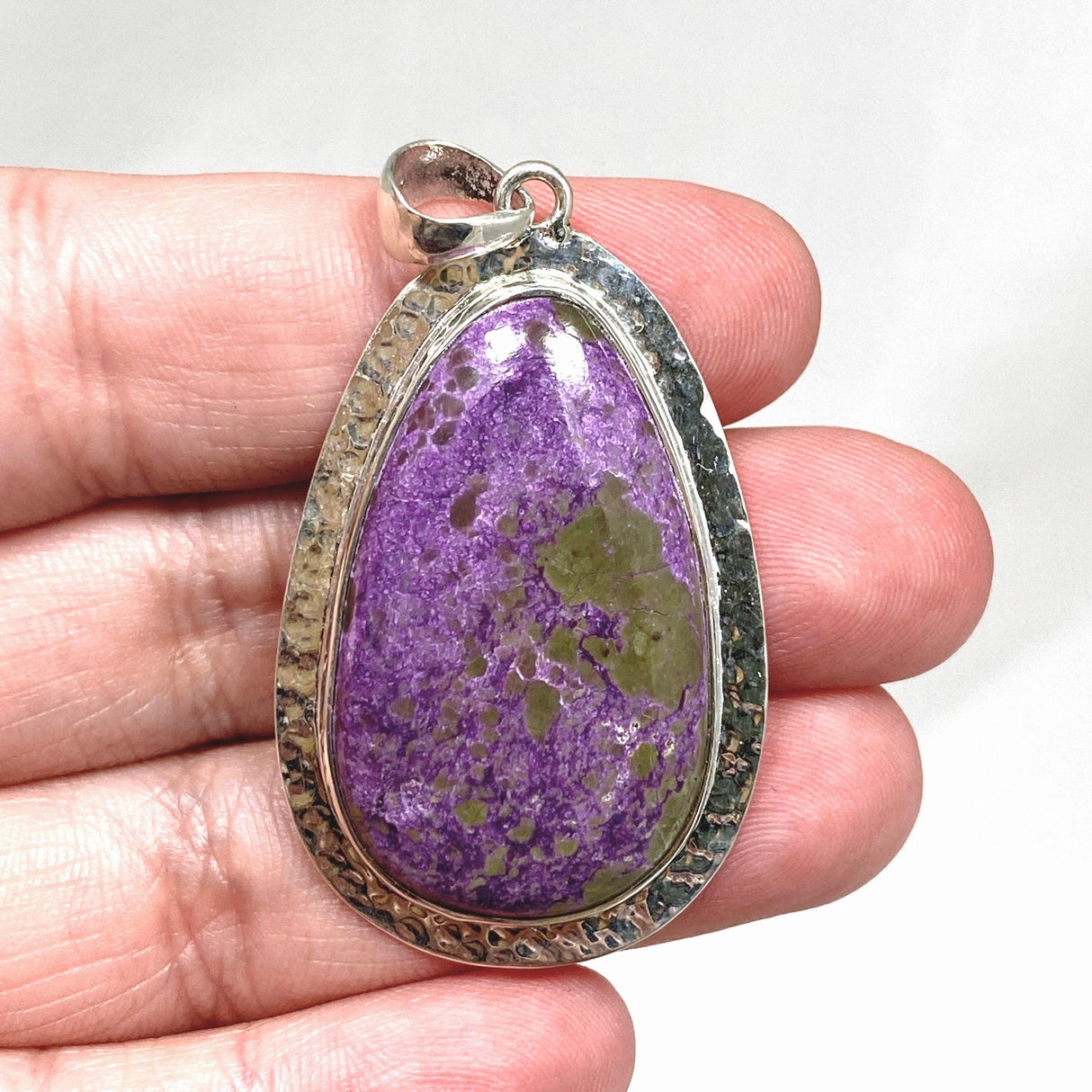 Stichtite in Serpentine (Atlantasite) Teardrop Pendant in a Hammered Setting KPGJ4278 - Nature's Magick