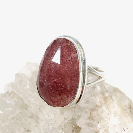 Strawberry Quartz faceted oval ring s.10 KRGJ3004 - Nature's Magick