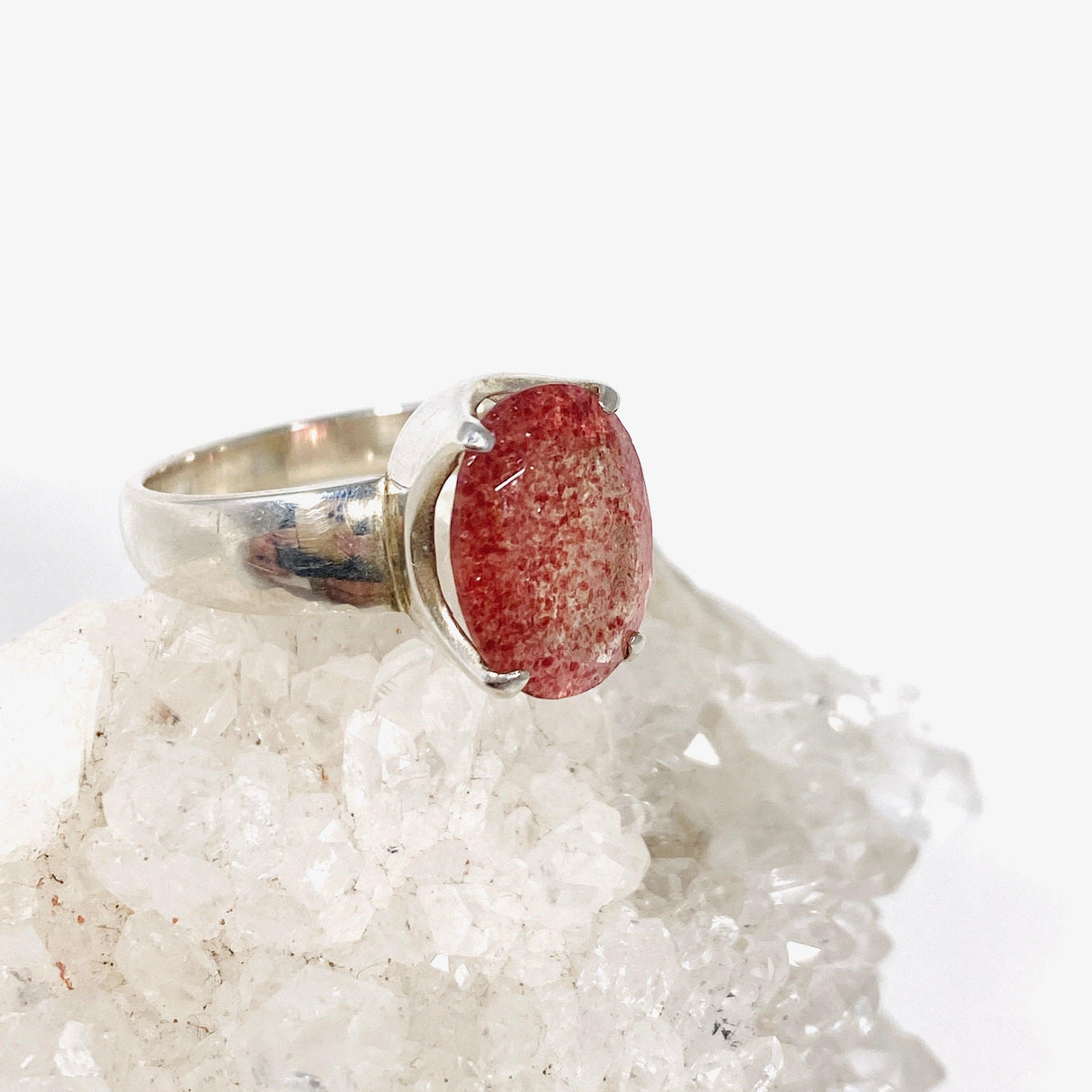 Strawberry quartz faceted oval ring s.9.5 PRGJ158 - Nature's Magick