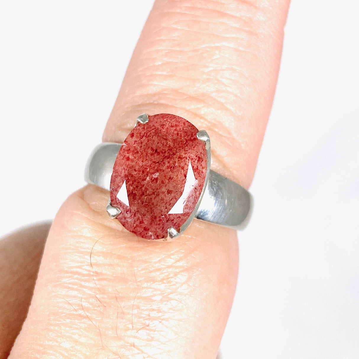 Strawberry quartz faceted oval ring s.9.5 PRGJ158 - Nature's Magick