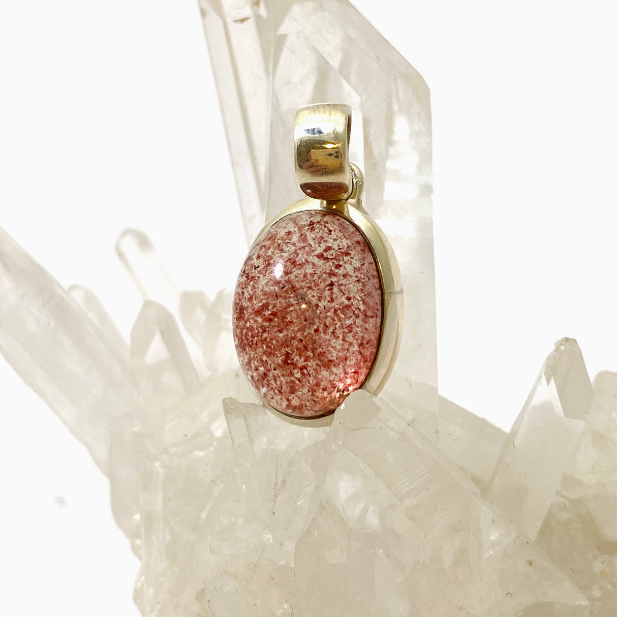 Strawberry Quartz Oval Cabochon Pendant PPGJ946