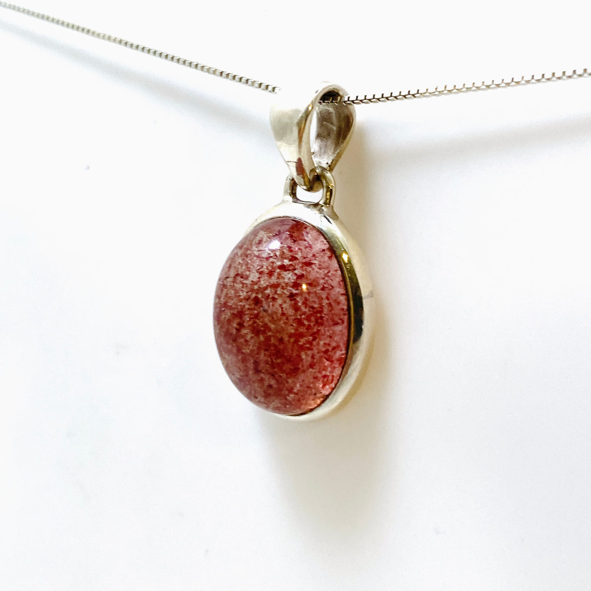 Strawberry Quartz Oval Cabochon Pendant PPGJ946