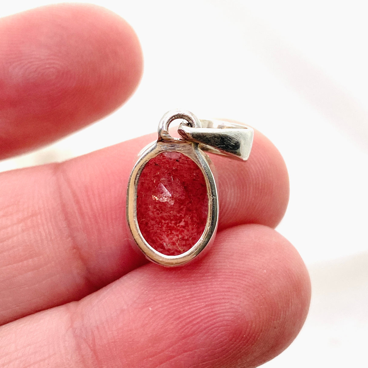 Strawberry Quartz Oval Faceted Pendant PPGJ833