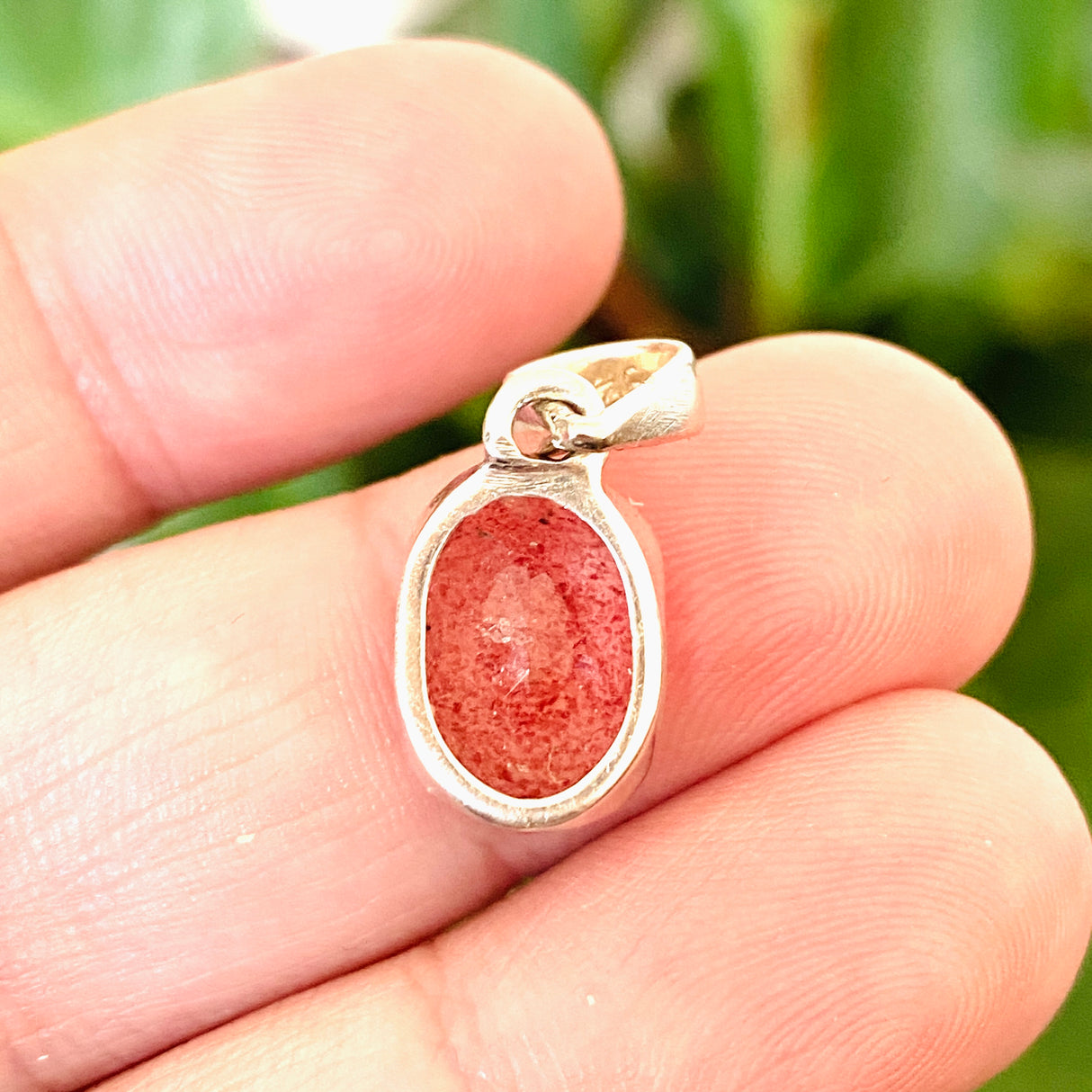 Strawberry Quartz Oval Faceted Pendant PPGJ833