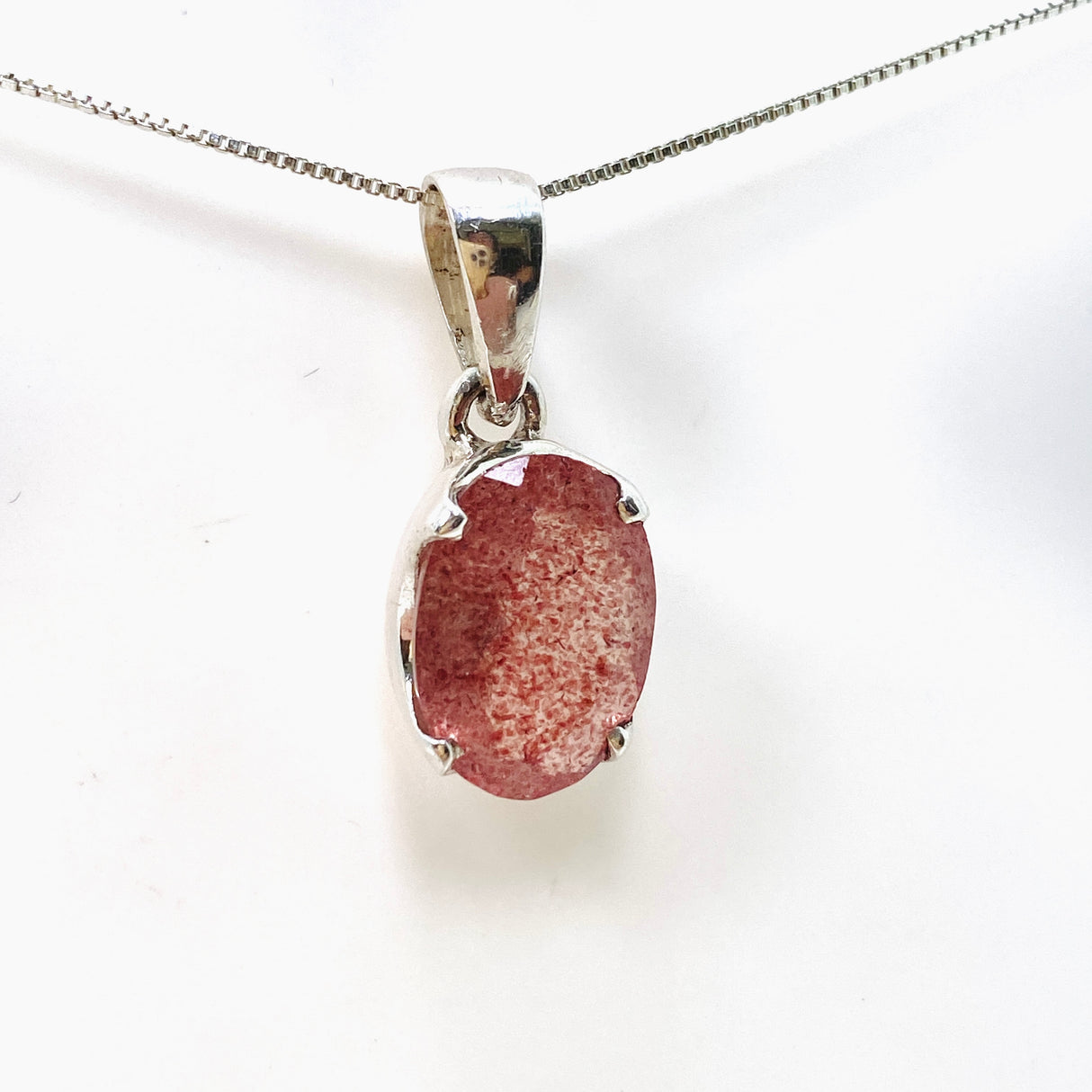 Strawberry Quartz Oval Faceted Pendant PPGJ833